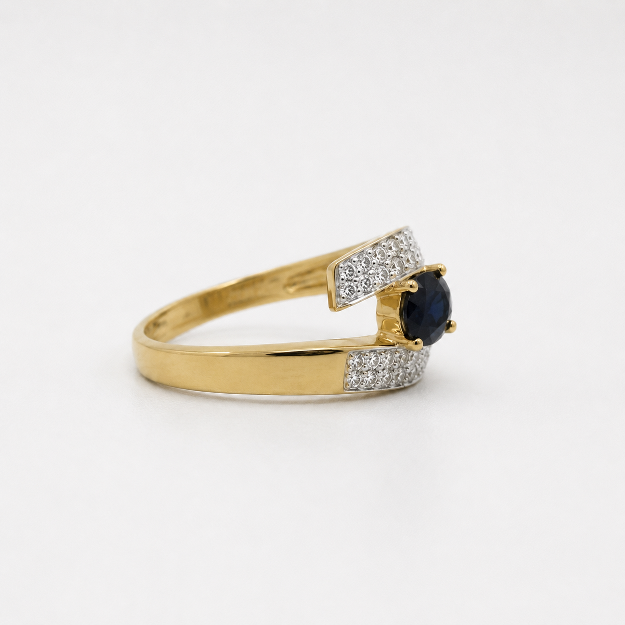 Bague Vintage - Or jaune Saphir et Diamants