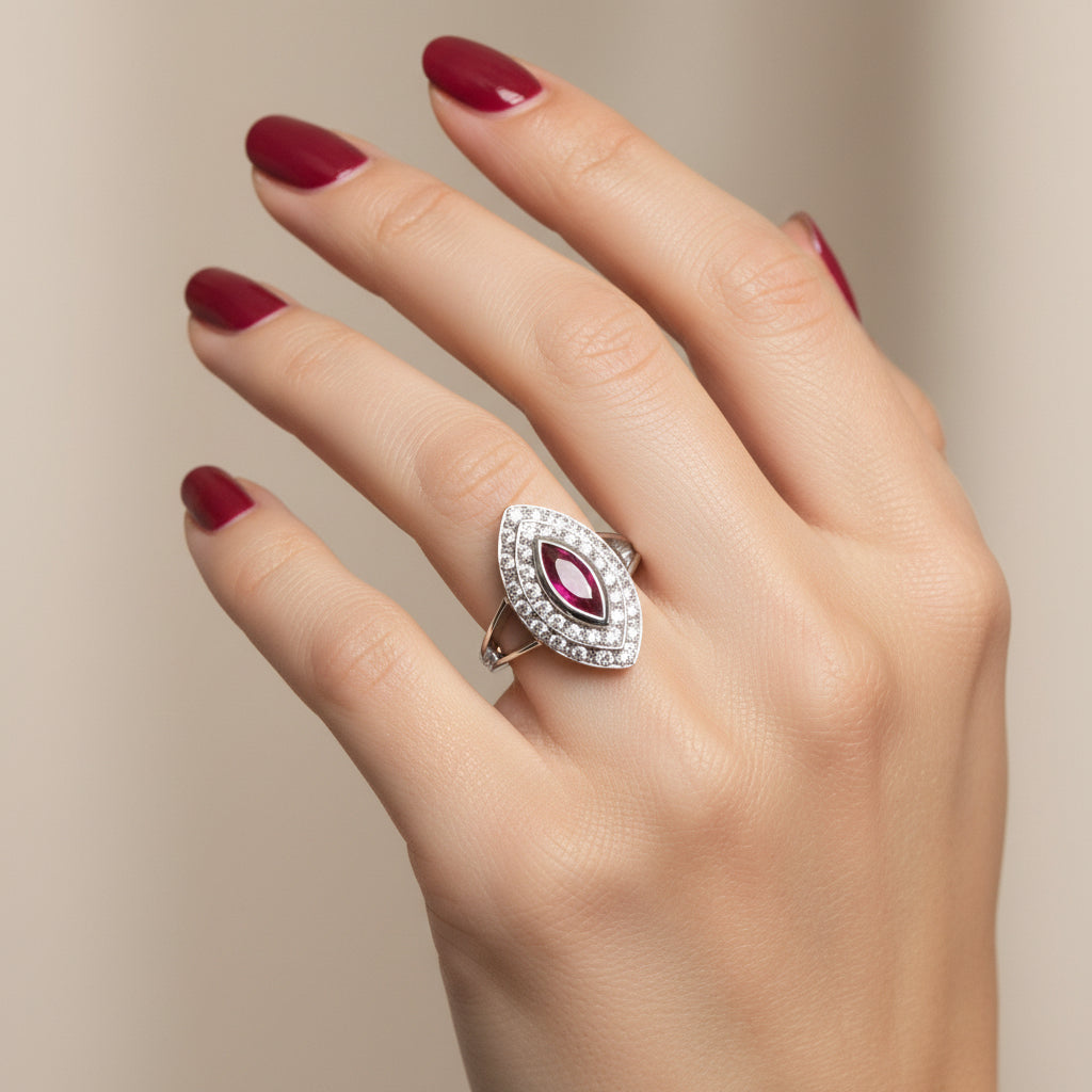 Bague marquise or blanc - Rubis et Diamants