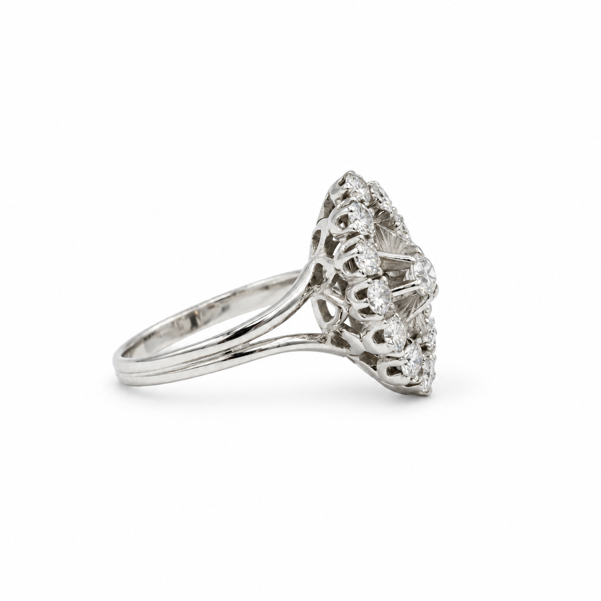 Bague marquise - Or blanc et diamants