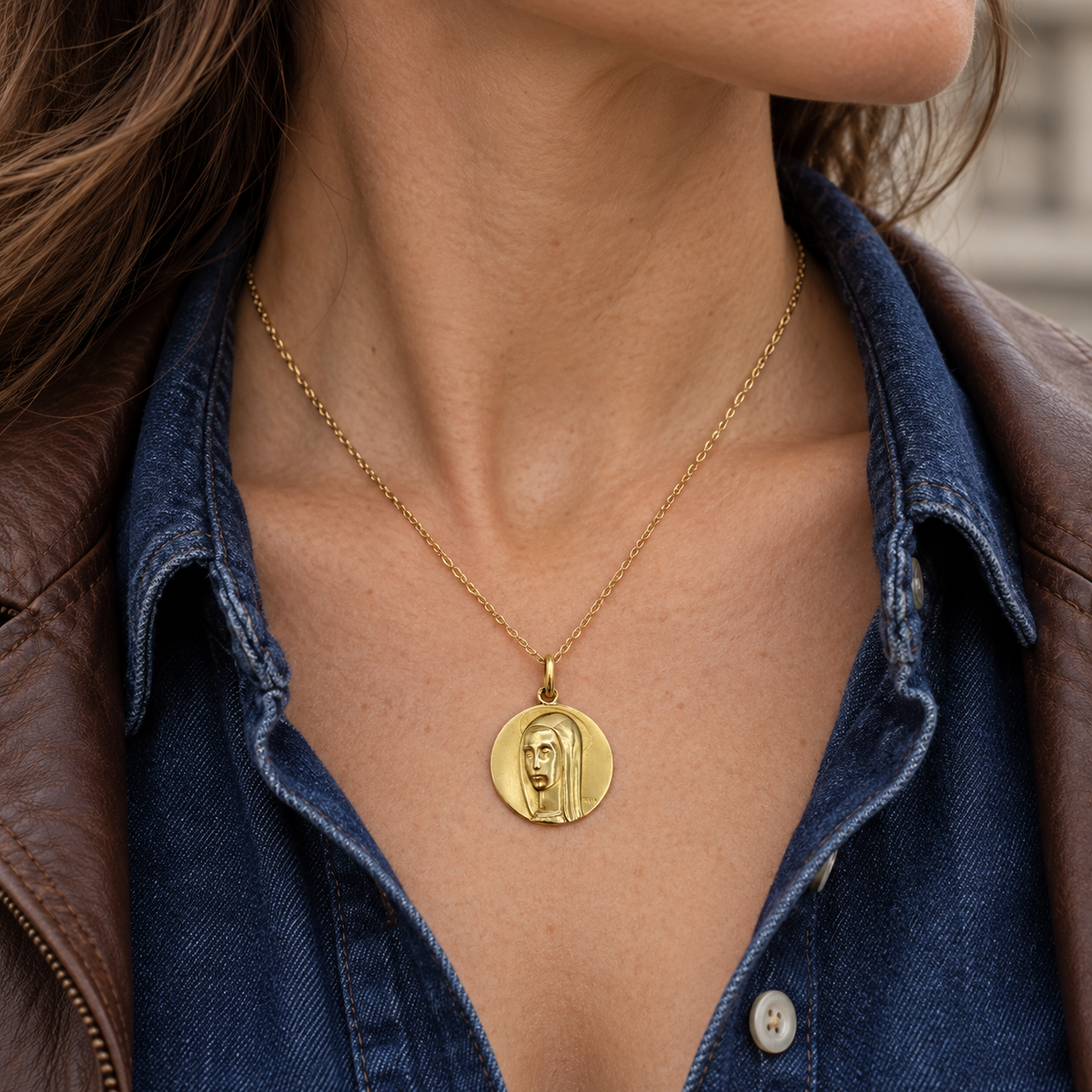 Médaille or jaune Vierge Marie signée Trécy