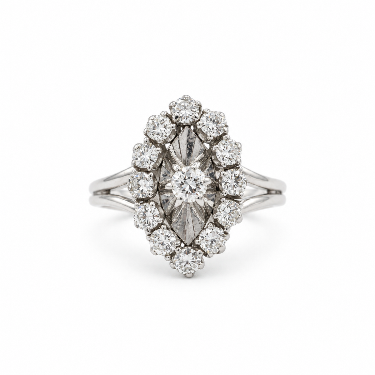 Bague marquise - Or blanc et diamants