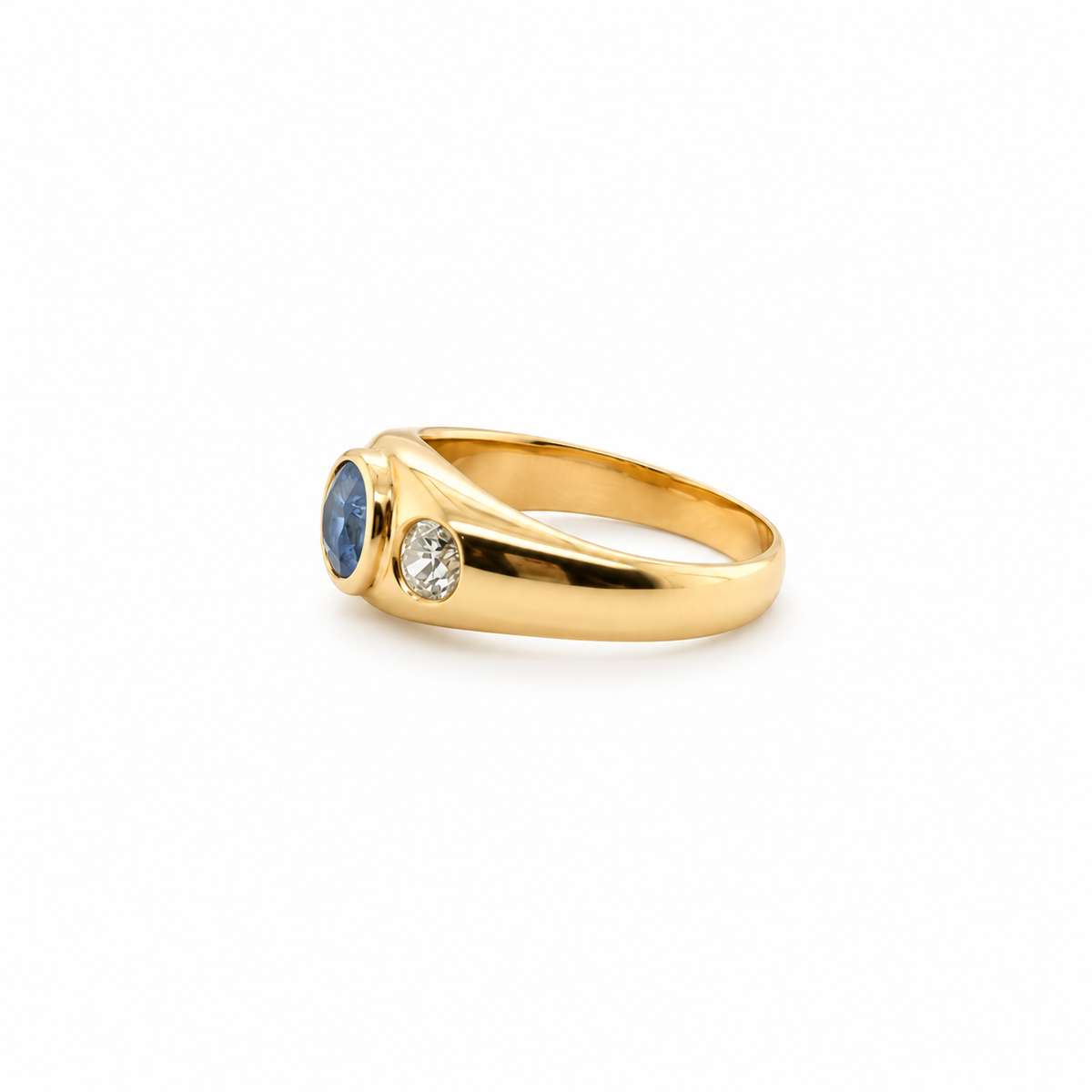 Ring - Yellow Gold - Sapphire and Diamonds