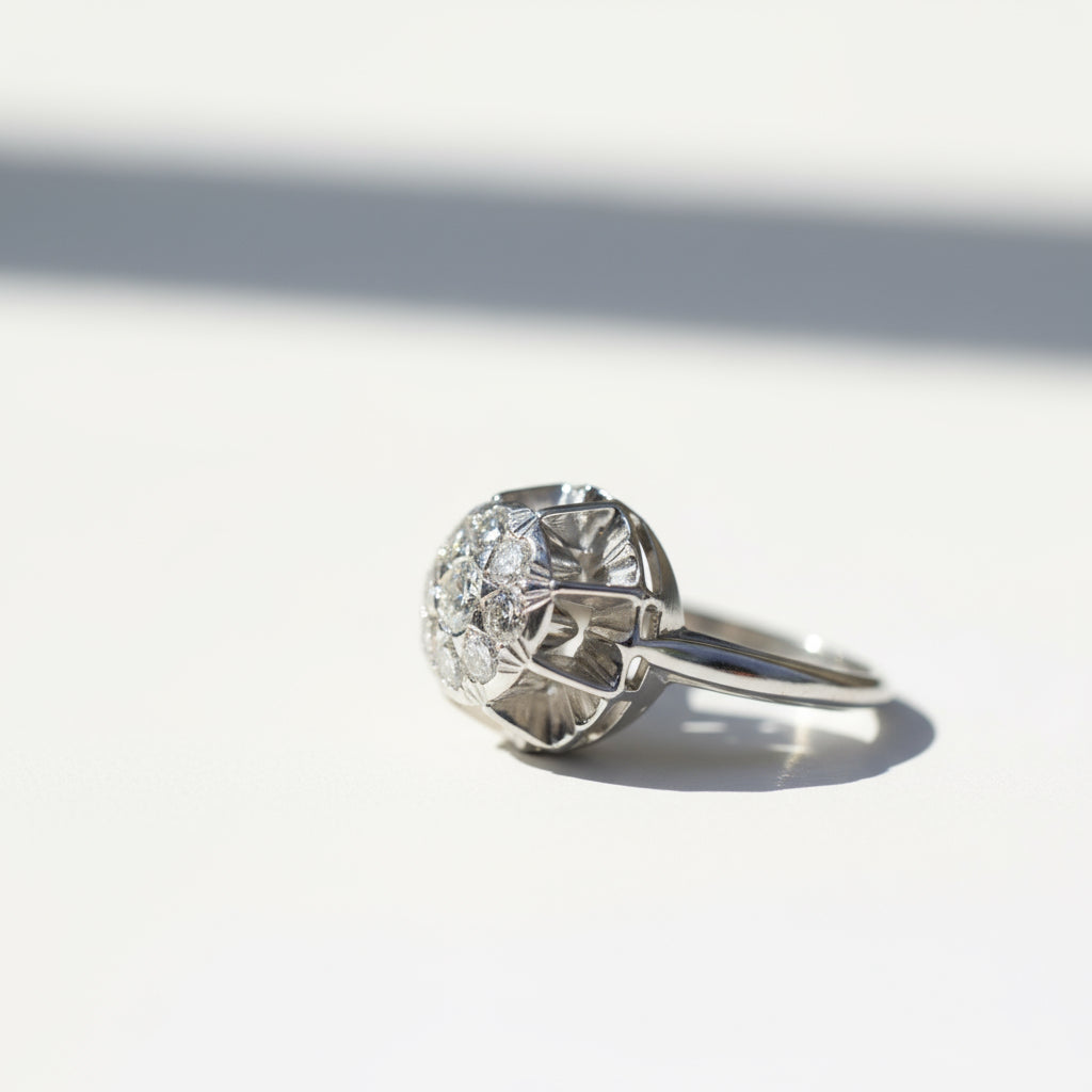 Vintage White Gold and Diamond Ring - 60s