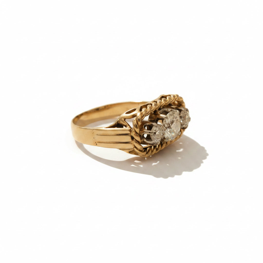 Vintage Ring - Yellow Gold and Diamonds - 1940s