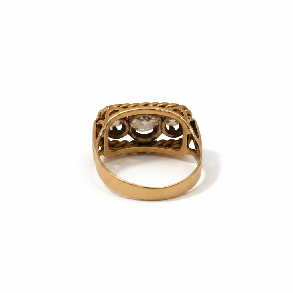 Vintage Ring - Yellow Gold and Diamonds - 1940s