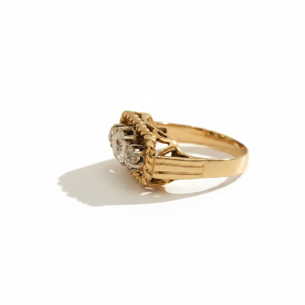 Vintage Ring - Yellow Gold and Diamonds - 1940s